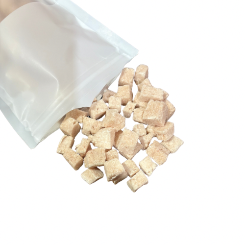 Freeze dried chicken pieces